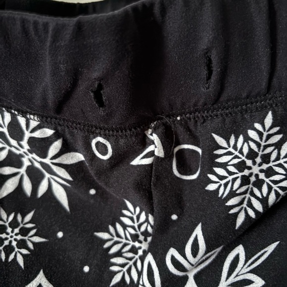 2 piece Lularoe holiday set - Picture 6 of 6